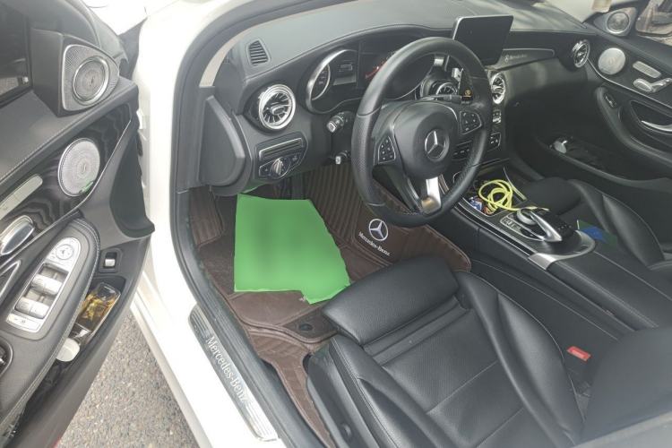 Used Mercedes-Benz C-Class 2017 Facelift C 200 L Sport Edition Driver Seat
