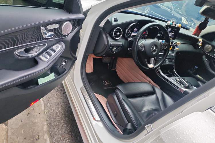 Used Mercedes-Benz C-Class 2017 Facelift C 200 L Sport Edition Driver Seat