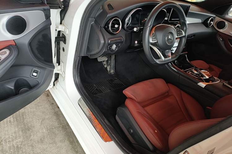 Used Mercedes-Benz C-Class 2017 Restyled C 200 Sport Edition Driver Seat