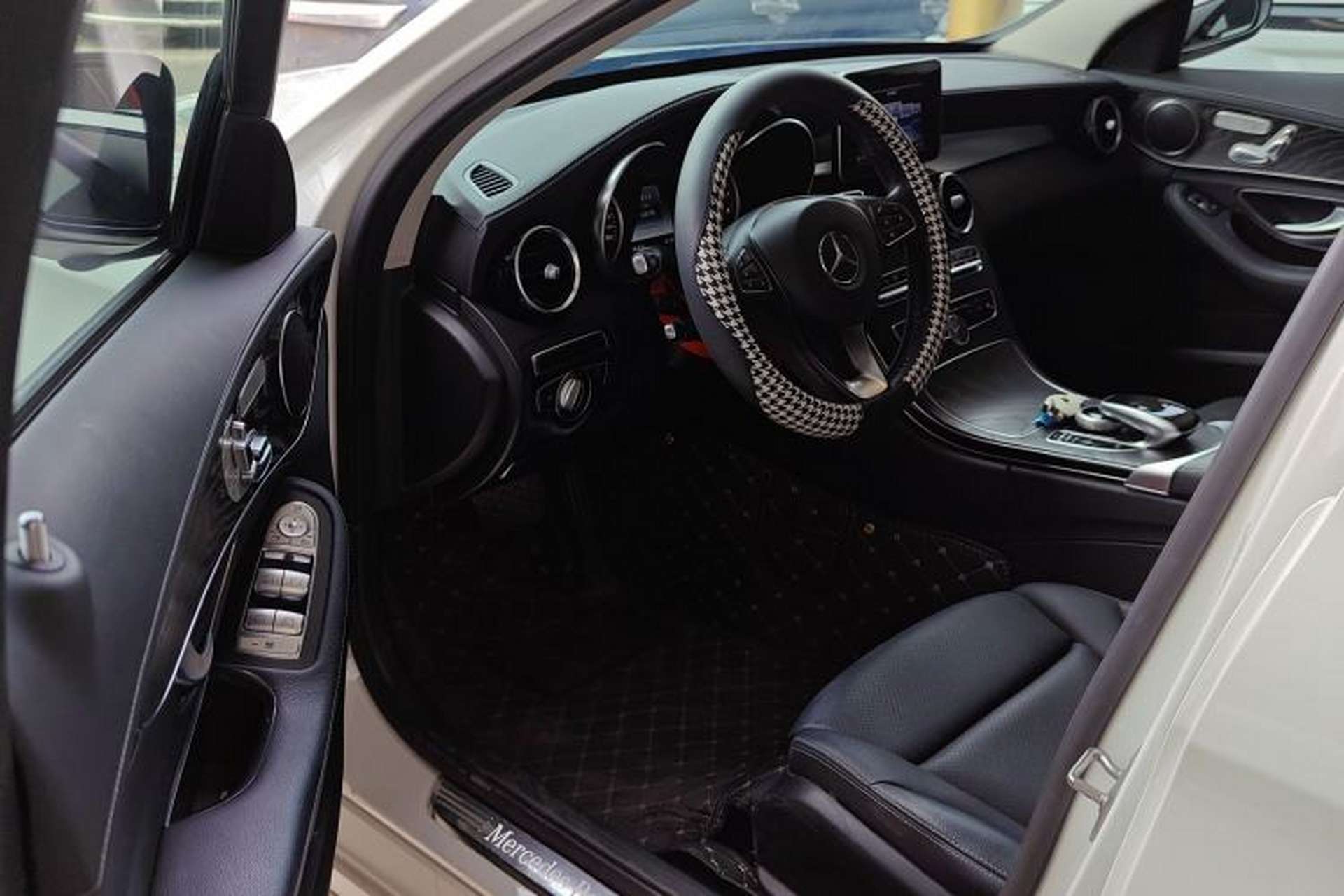 Used Mercedes-Benz C-Class 2017 Facelift C 200 L Sport Edition Driver Seat