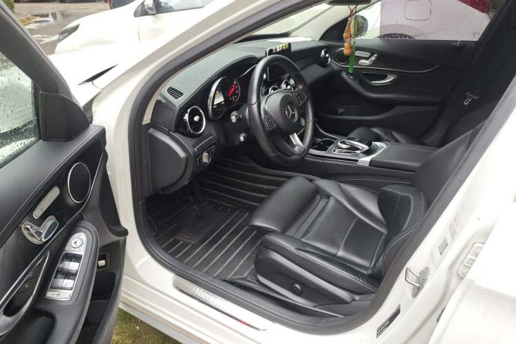 Used Mercedes-Benz C-Class 2017 Restyled C 200 Sport Edition Driver Seat