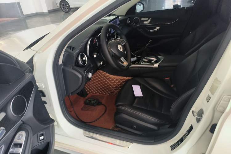Used Mercedes-Benz C-Class 2017 Facelift C 200 L Sport Edition Driver Seat
