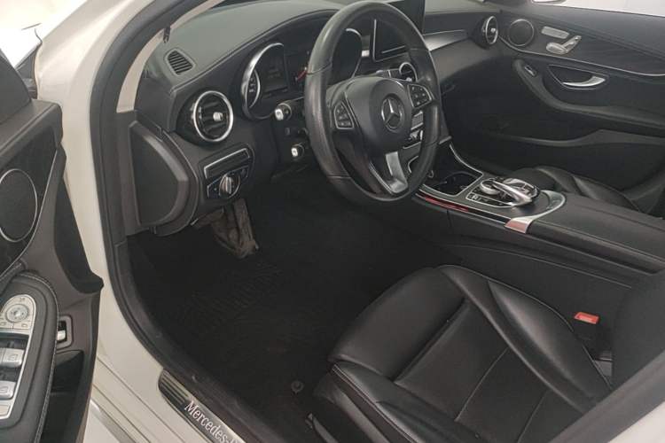 Used Mercedes-Benz C-Class 2017 Facelift C 200 L 4MATIC Sport Edition Driver Seat