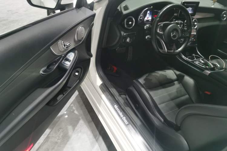 Used Mercedes-Benz C-Class 2017 Facelift C 200 Coupe Driver Seat