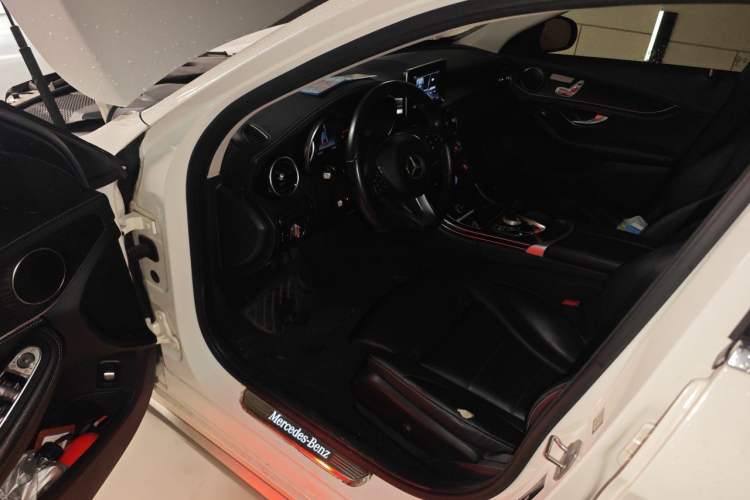 Used Mercedes-Benz C-Class 2017 Restyled C 200 Sport Edition Driver Seat