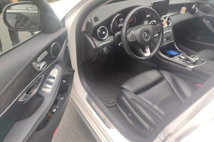 Used Mercedes-Benz C-Class 2017 Facelift C 200 L Sport Edition Driver Seat