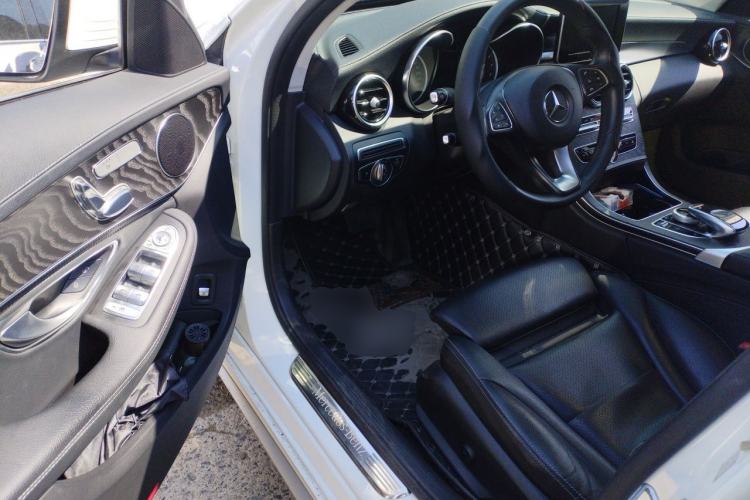 Used Mercedes-Benz C-Class 2017 Facelift C 200 L Sport Edition Driver Seat