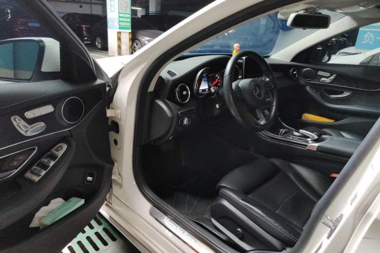 Used Mercedes-Benz C-Class 2017 C 200 L Sport Edition Driver Seat