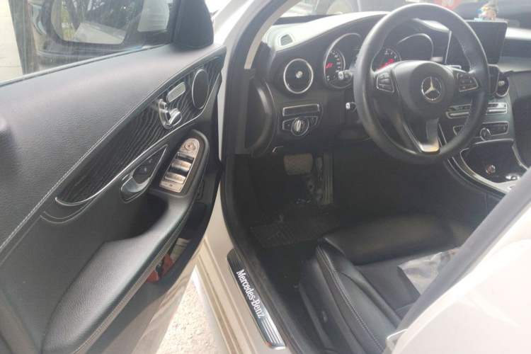 Used Mercedes-Benz C-Class 2017 Facelift C 200 L Sport Edition Driver Seat