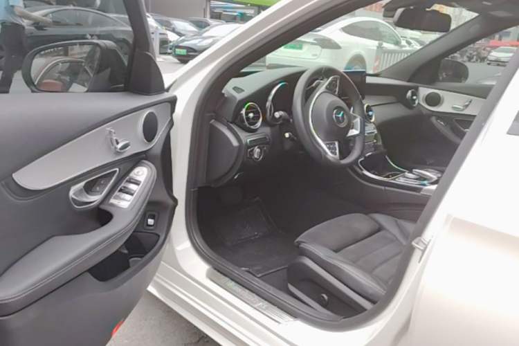 Used Mercedes-Benz C-Class 2017 Restyled C 200 Sport Edition Driver Seat