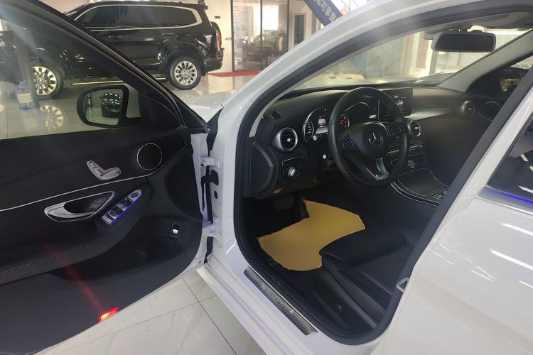 Used Mercedes-Benz C-Class 2017 Facelift C 200 Station Wagon Driver Seat