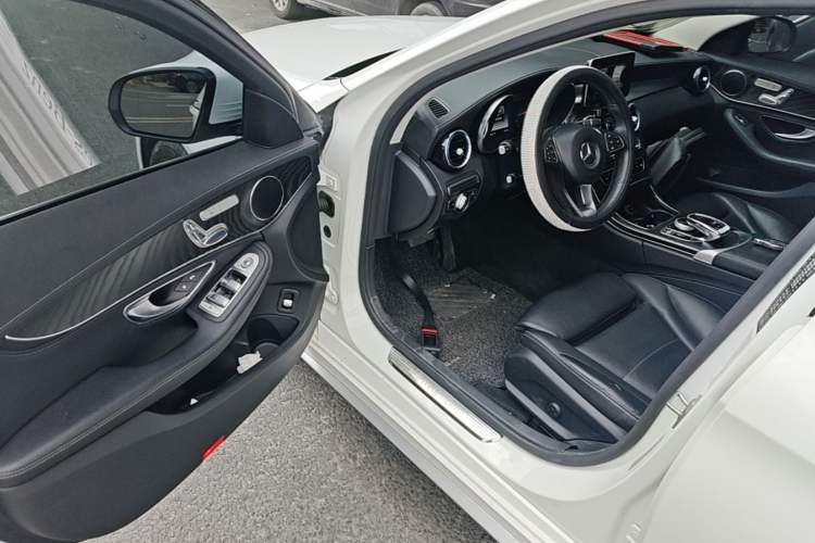 Used Mercedes-Benz C-Class 2017 C 200 L Sport Edition Driver Seat