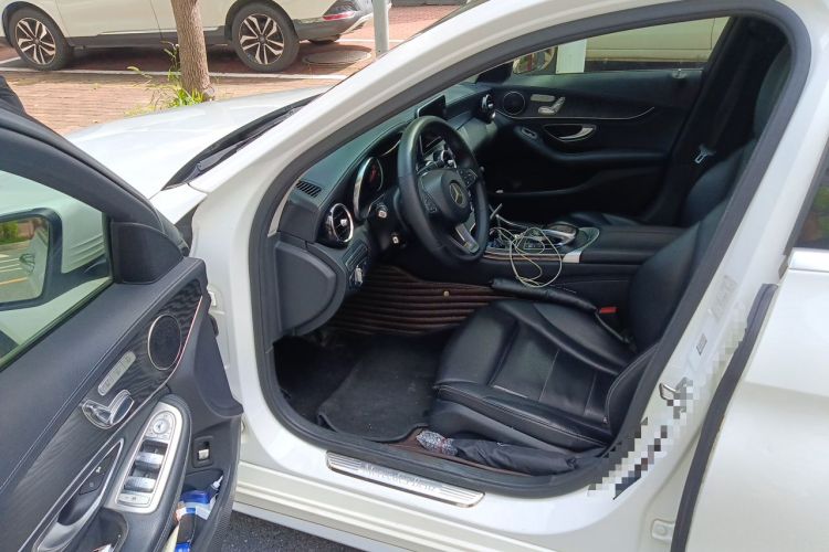 Used Mercedes-Benz C-Class 2017 Facelift C 200 L Sport Edition Driver Seat