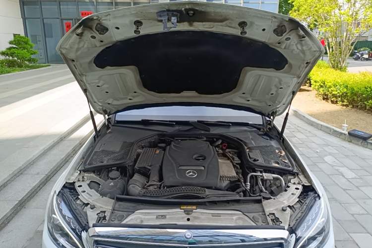 Used Mercedes-Benz C-Class 2017 C 180 L Engine Bay