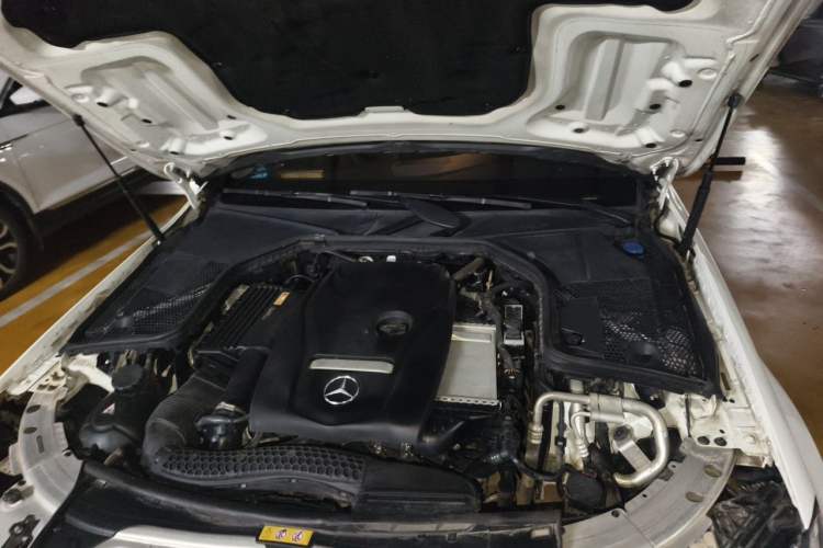 Used Mercedes-Benz C-Class 2017 Facelift C 200 L Sport Edition Engine Bay