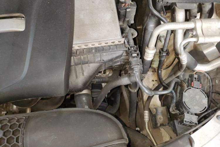 Used Mercedes-Benz C-Class 2017 C 200 L Sport Edition Engine Bay Left