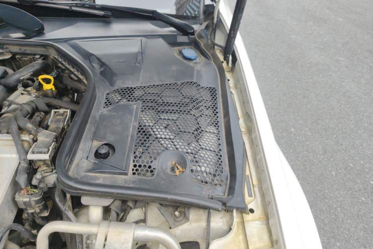 Used Mercedes-Benz C-Class 2017 C 200 Sport Edition Engine Bay Left
