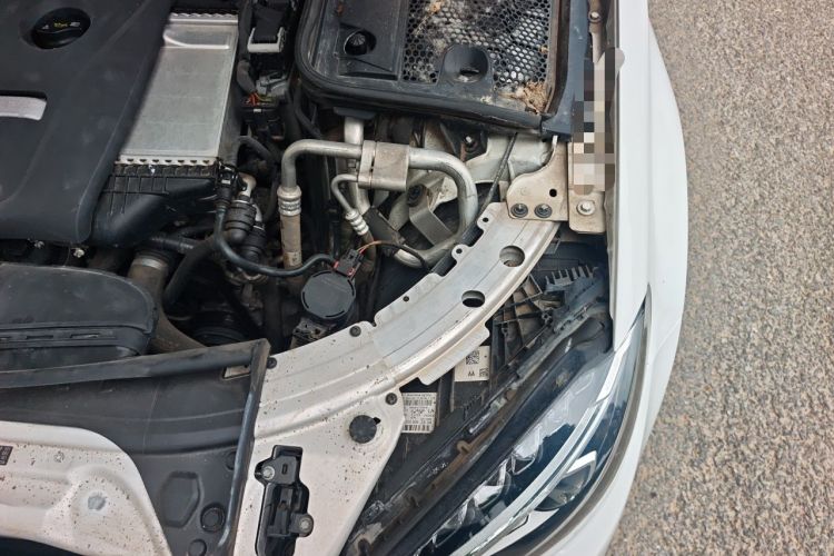 Used Mercedes-Benz C-Class 2017 Facelift C 200 L Sport Edition Engine Bay Left