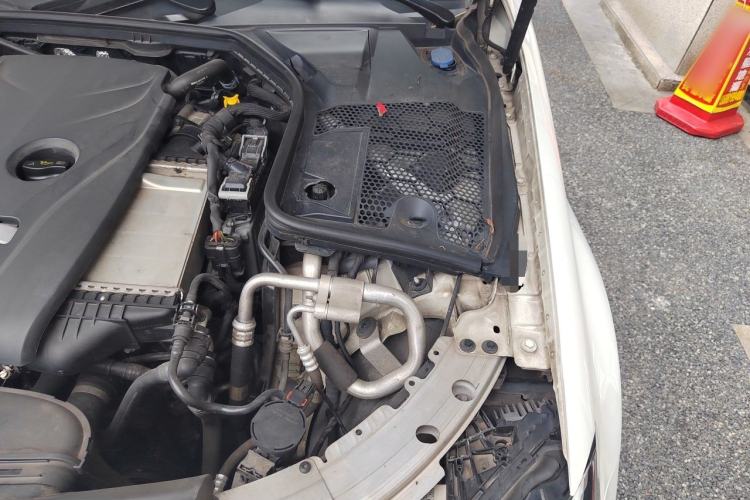 Used Mercedes-Benz C-Class 2017 Restyled C 200 Sport Edition Engine Bay Left