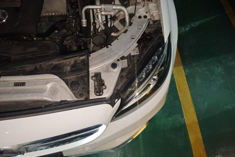 Used Mercedes-Benz C-Class 2017 C 200 L Sport Edition Engine Bay Left