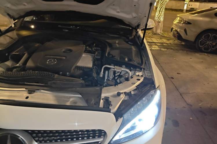 Used Mercedes-Benz C-Class 2017 Facelift C 200 L Engine Bay Left