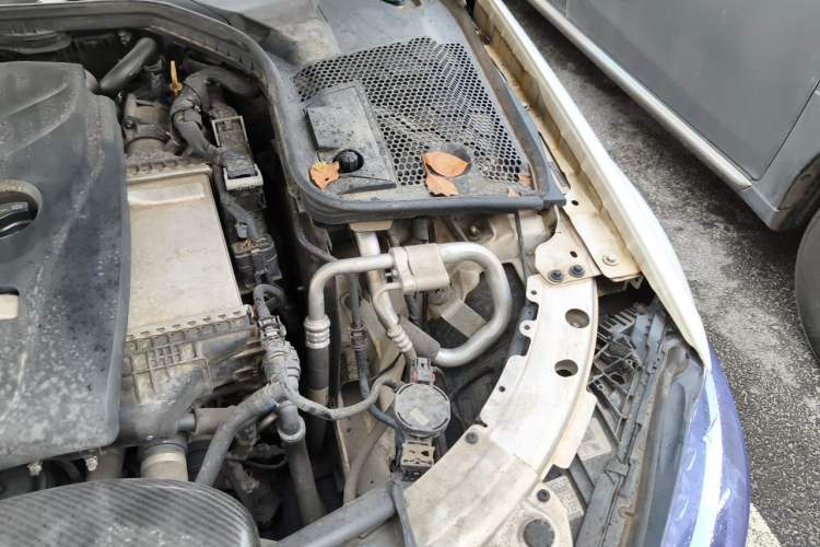 Used Mercedes-Benz C-Class 2017 C 200 L Sport Edition Engine Bay Left
