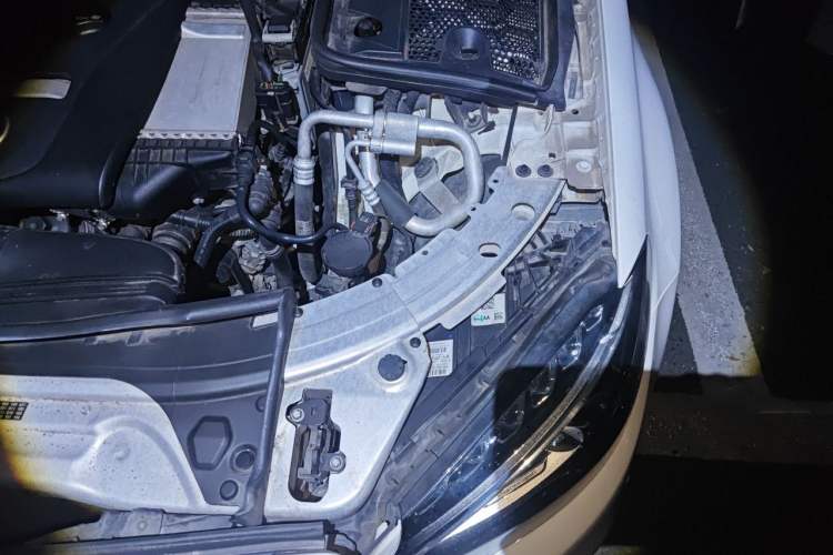 Used Mercedes-Benz C-Class 2017 C 200 Sport Edition Engine Bay Left