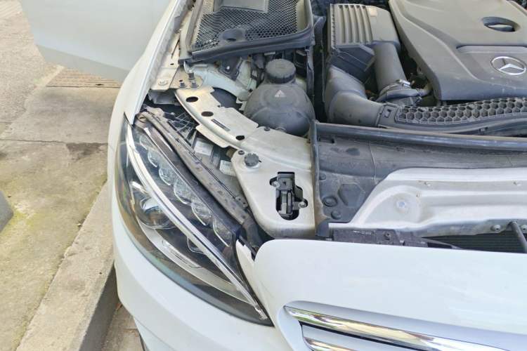Used Mercedes-Benz C-Class 2017 C 180 Estate Engine Bay Right