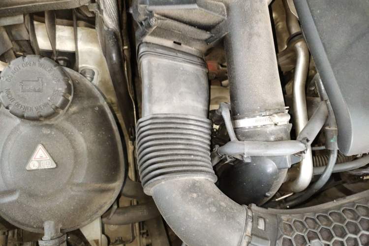 Used Mercedes-Benz C-Class 2017 C 200 L Sport Edition Engine Bay Right
