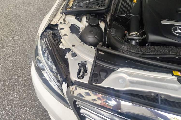 Used Mercedes-Benz C-Class 2017 Facelifted C 180 L Stylish Edition Engine Bay Right