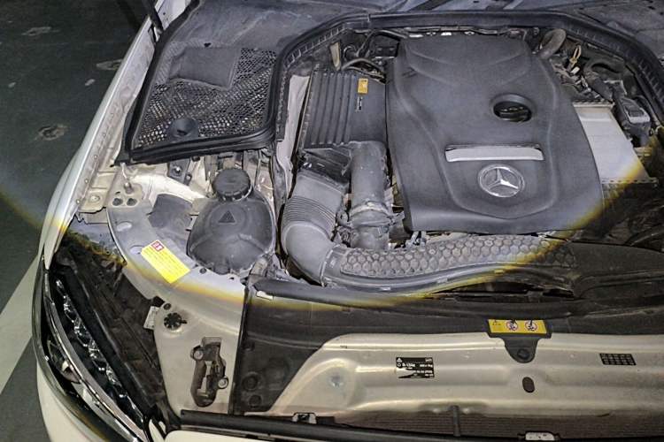 Used Mercedes-Benz C-Class 2017 Facelift C 200 L Sport Edition Engine Bay Right
