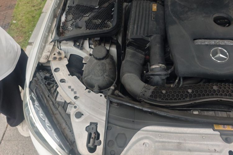 Used Mercedes-Benz C-Class 2017 Facelift C 200 Coupe Engine Bay Right