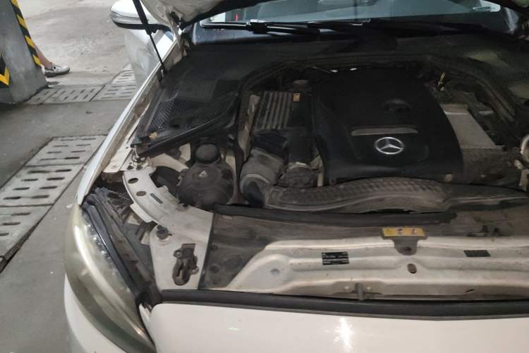 Used Mercedes-Benz C-Class 2017 C 200 L Sport Edition Engine Bay Right