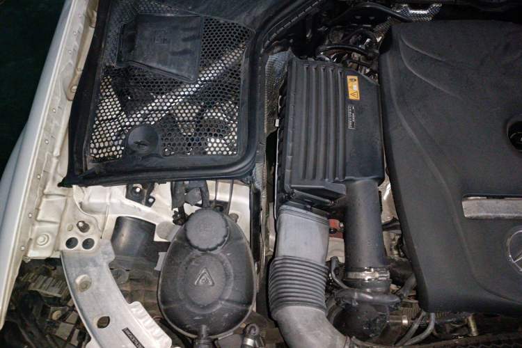 Used Mercedes-Benz C-Class 2017 C 200 L Sport Edition Engine Bay Right