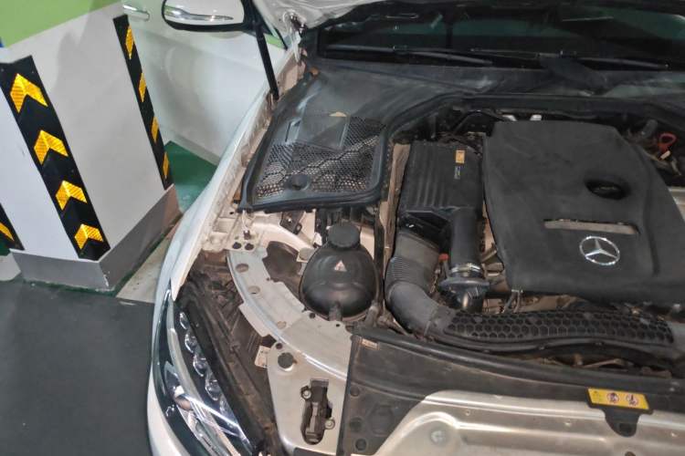 Used Mercedes-Benz C-Class 2017 Facelifted C 180 L Stylish Edition Engine Bay Right