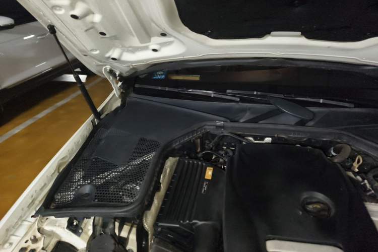 Used Mercedes-Benz C-Class 2017 Facelift C 200 L Sport Edition Engine Bay Right