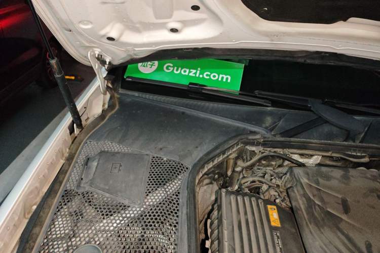 Used Mercedes-Benz C-Class 2017 Facelift C 200 L Sport Edition Engine Bay Right