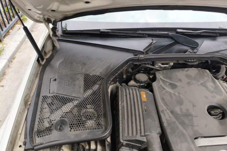 Used Mercedes-Benz C-Class 2017 C 180 L Sport Edition Engine Bay Right