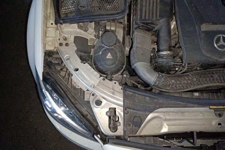 Used Mercedes-Benz C-Class 2017 Restyled C 200 Sport Edition Engine Bay Right