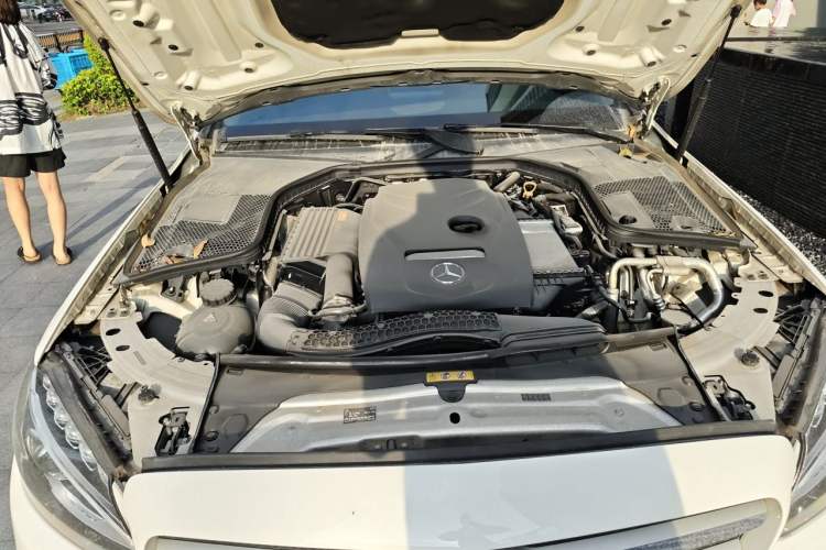Used Mercedes-Benz C-Class 2017 Facelift C 200 L Sport Edition Engine Bay Right