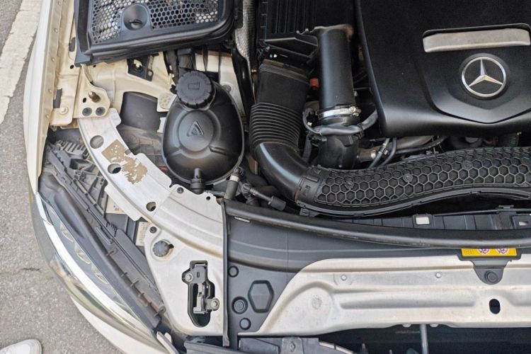 Used Mercedes-Benz C-Class 2017 C 200 L Sport Edition Engine Bay Right