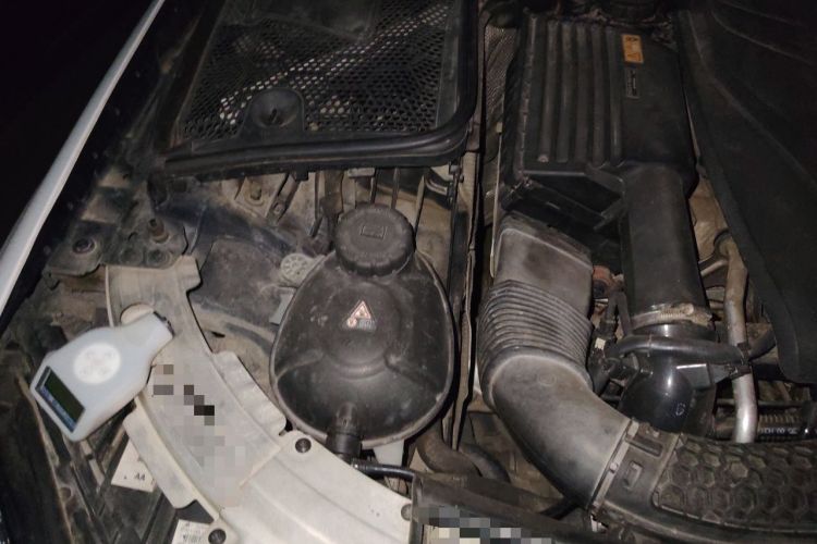 Used Mercedes-Benz C-Class 2017 C 200 L Sport Edition Engine Bay Right