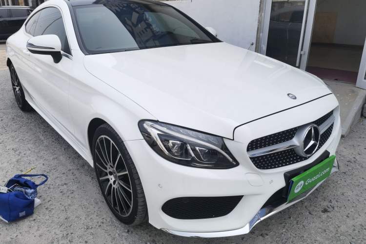 Used Mercedes-Benz C-Class 2017 C 200 4MATIC Coupe Exterior 1