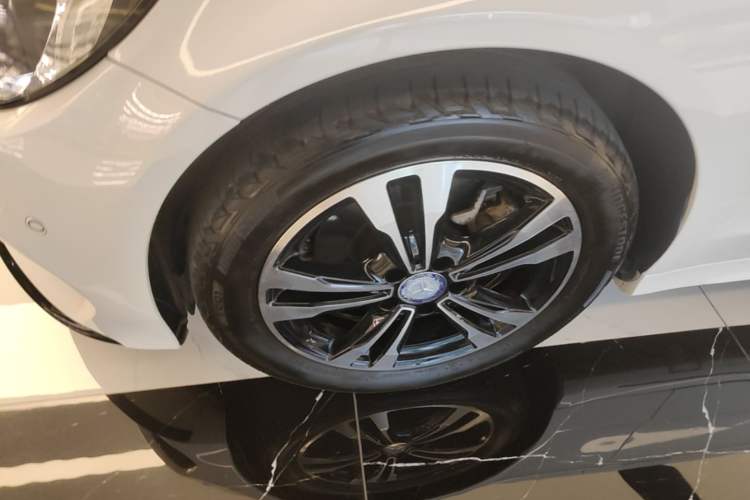 Used Mercedes-Benz C-Class 2017 C 200 Sport Edition Exterior 1