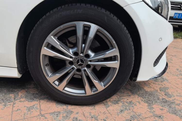 Used Mercedes-Benz C-Class 2017 Facelift C 200 L Sport Edition Exterior 1