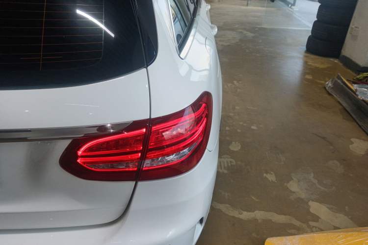 Used Mercedes-Benz C-Class 2017 C 200 station wagon Exterior 1