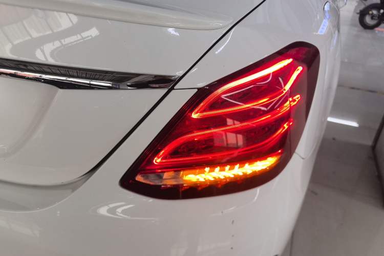 Used Mercedes-Benz C-Class 2017 Restyled C 200 Sport Edition Exterior 1