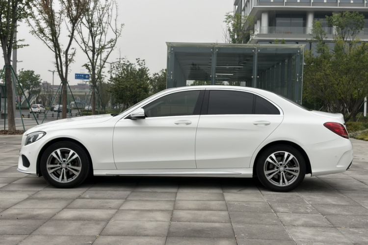 Used Mercedes-Benz C-Class 2017 Facelift C 200 L Sport Edition Exterior 10