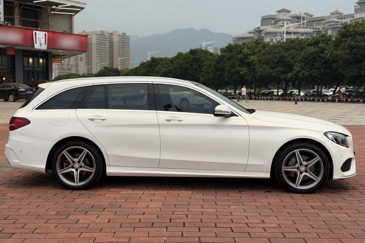 Used Mercedes-Benz C-Class 2017 C 200 station wagon Exterior 2