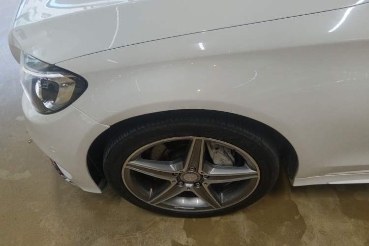 Used Mercedes-Benz C-Class 2017 C 200 station wagon Exterior 2